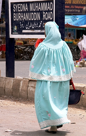 A Bohra woman in traditional costume. / Credit:Fahim Siddiqi/IPS